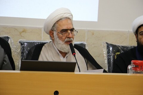 تصاویر| نشست مدیران مدارس علمیه  با مدیر و معاونان مرکزمدیریت حوزه علمیه اصفهان