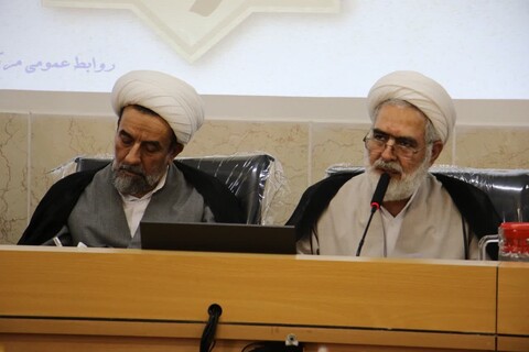 تصاویر| نشست مدیران مدارس علمیه  با مدیر و معاونان مرکزمدیریت حوزه علمیه اصفهان