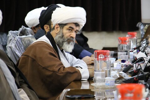 تصاویر| نشست مدیران مدارس علمیه  با مدیر و معاونان مرکزمدیریت حوزه علمیه اصفهان