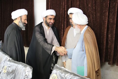 تصاویر| نشست مدیران مدارس علمیه  با مدیر و معاونان مرکزمدیریت حوزه علمیه اصفهان