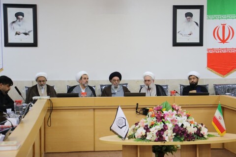 تصاویر| نشست مدیران مدارس علمیه  با مدیر و معاونان مرکزمدیریت حوزه علمیه اصفهان