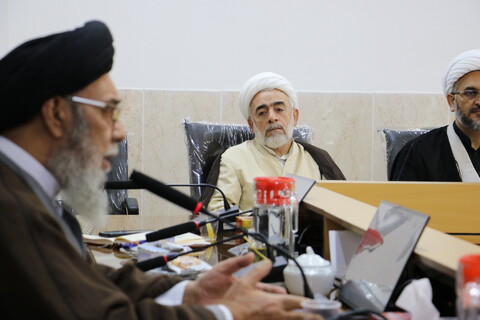 تصاویر| نشست مدیران مدارس علمیه  با مدیر و معاونان مرکزمدیریت حوزه علمیه اصفهان