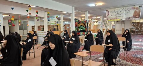 تصاویر/برگزاری آزمون ورودی حوزه‌های علمیه خواهران در مدرسه علمیه الزهرا اراک