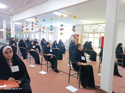 تصاویر/برگزاری آزمون ورودی حوزه‌های علمیه خواهران در مدرسه علمیه الزهرا اراک