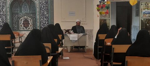 تصاویر/برگزاری آزمون ورودی حوزه‌های علمیه خواهران در مدرسه علمیه الزهرا اراک