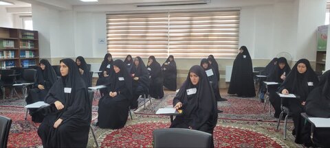 تصاویر/برگزاری آزمون ورودی سطح ۳ سال تحصیلی ۱۴۰۵_۱۴۰۴ در موسسه آموزش عالی ریحانة النبی اراک