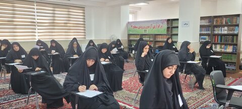 تصاویر/برگزاری آزمون ورودی سطح ۳ سال تحصیلی ۱۴۰۵_۱۴۰۴ در موسسه آموزش عالی ریحانة النبی اراک