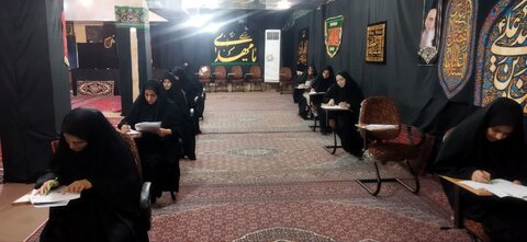 تصاویری از حضور مسئولین شهرستان زرندیه در جلسه آزمون ورودی حوزه‌های علمیه خواهران