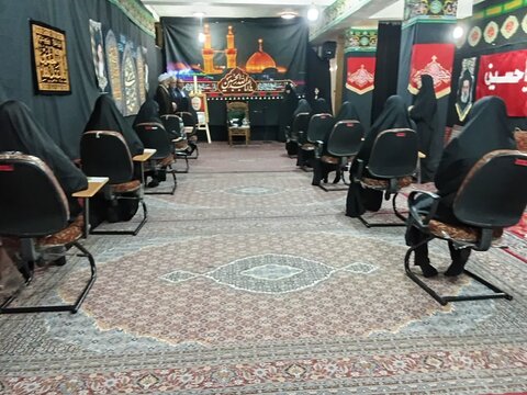 تصاویری از حضور مسئولین شهرستان زرندیه در جلسه آزمون ورودی حوزه‌های علمیه خواهران