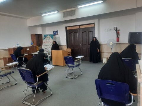تصاویر/برگزاری آزمون حوزه علمیه خواهران در آشتیان