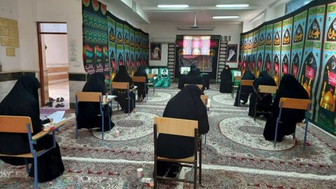 تصاویر آزمون کتبی ورودی حوزه علمیه خواهران لرستان