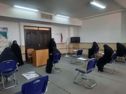 تصاویر/برگزاری آزمون حوزه علمیه خواهران در آشتیان