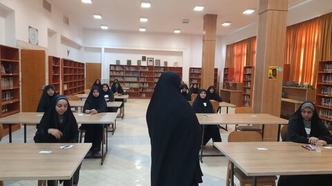 تصاویر/برگزاری آزمون ورودی حوزه‌های علمیه خواهران در ساوه