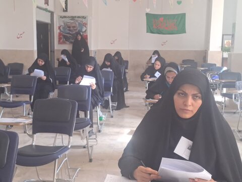 تصاویری از برگزاری آزمون ورودی سطح دو مدرسه علمیه حضرت زهرا(س) سنجان