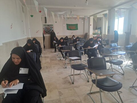 تصاویری از برگزاری آزمون ورودی سطح دو مدرسه علمیه حضرت زهرا(س) سنجان