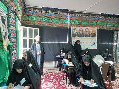 تصاویر/حضور امام جمعه شهرستان خنداب در آزمون ورودی حوزه‌های علمیه خواهران