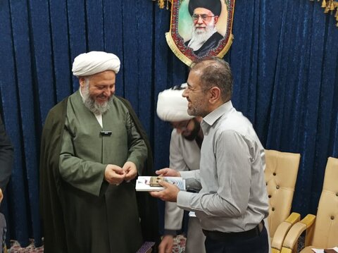 تصاویر/ نشست خبری خبرنگاران با امام جمعه آران وبیدگل