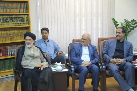 تصاویر / دیدار دکتر پزشکیان رییس جمهور با آیت الله اعرافی
