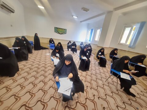 برگزاری آزمون ورودی سطح سه و سطح چهار حوزه علمیه خواهران در بوشهر به روایت تصویر