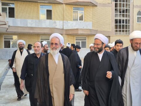 تصاویر/ حضور آیت الله اعرافی در اردوی طلاب مدرسه علمیه جهانگیرخان قم در مدرسه علمیه الغدیر نراق