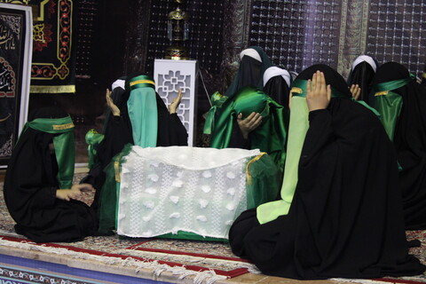 تصاویر/ محفل عزاداری دخترانه شهر کرمان