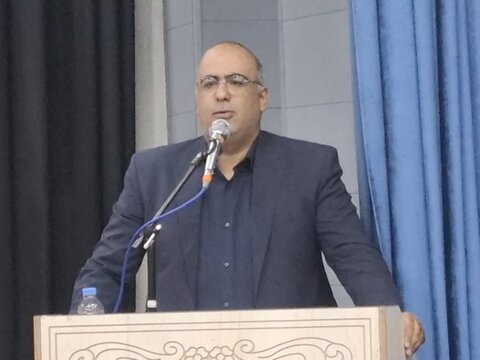 تصاویر/ مراسم تجلیل ازخانواده شهیدان سیفایی، اجتهد و خادمان حسینی آشپزان و چای‌ریزان فین کاشان