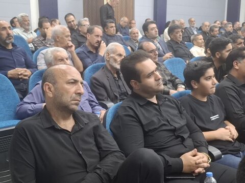 تصاویر/ مراسم تجلیل ازخانواده شهیدان سیفایی، اجتهد و خادمان حسینی آشپزان و چای‌ریزان فین کاشان