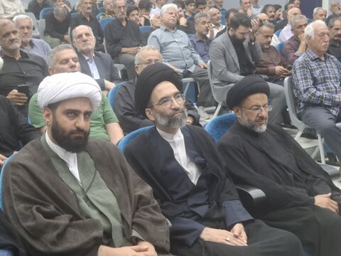 تصاویر/ مراسم تجلیل ازخانواده شهیدان سیفایی، اجتهد و خادمان حسینی آشپزان و چای‌ریزان فین کاشان