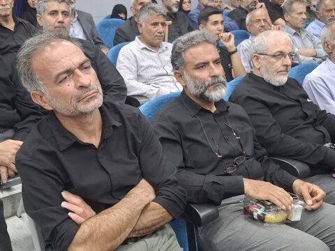 تصاویر/ مراسم تجلیل ازخانواده شهیدان سیفایی، اجتهد و خادمان حسینی آشپزان و چای‌ریزان فین کاشان