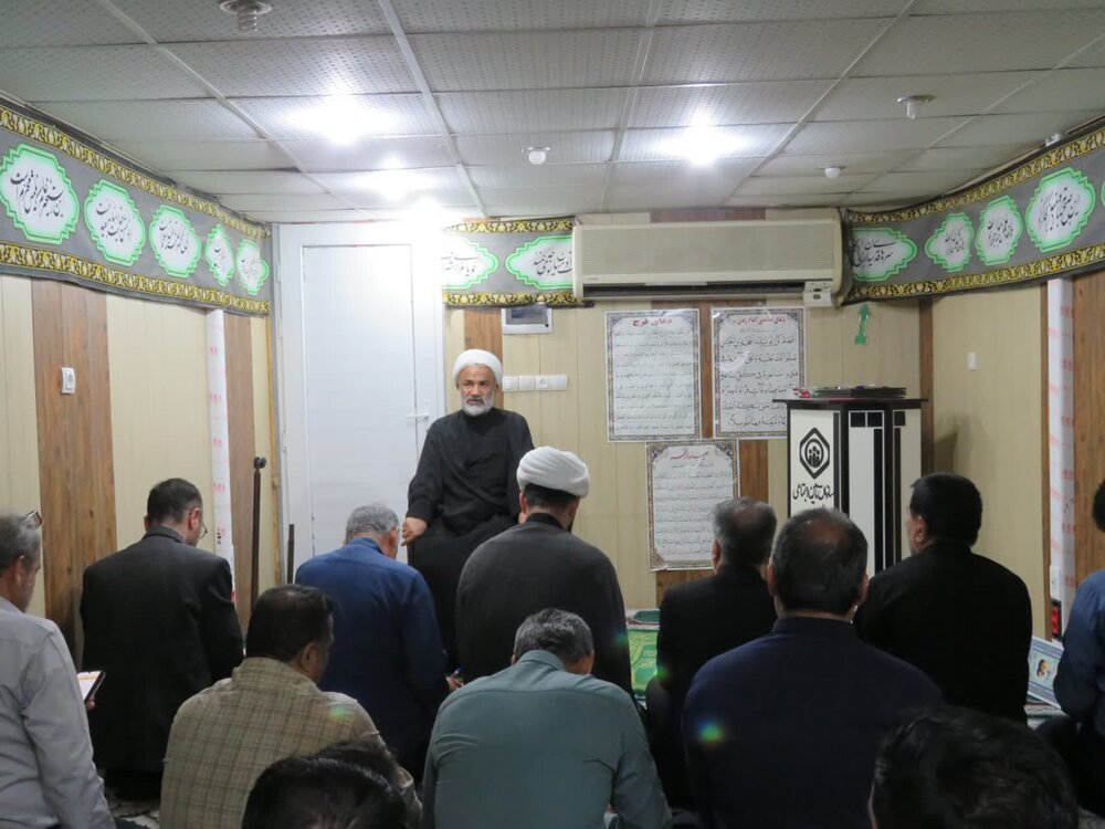 تلاش برای رفع مشکلات مردم، عبادتی بزرگ است