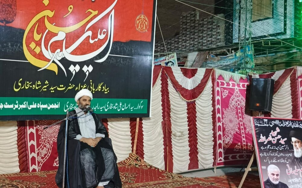 Destacado clérigo paquistaní: "El Imam Zain al-Abidin (P) es el máximo modelo de devoción y guardián del mensaje de Ashura"