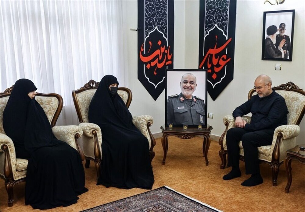 قالیباف با خانواده شهیدان سلامی، رشید و محقق دیدار کرد