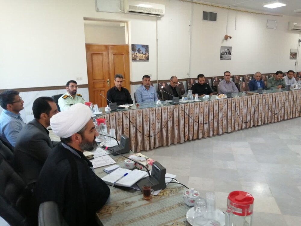 جلسه هماهنگی گرامی‌داشت سالروز اولین نماز جمعه در نائین برگزار شد+ عکس