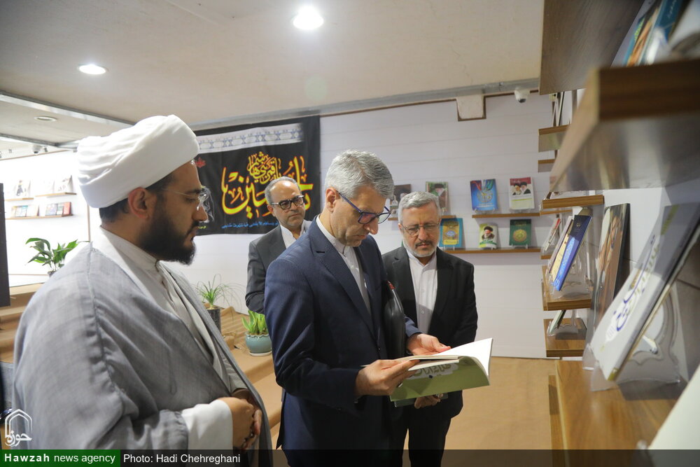 Visite du porte-parole du ministère des Affaires étrangères à l'agence de presse Hawzah