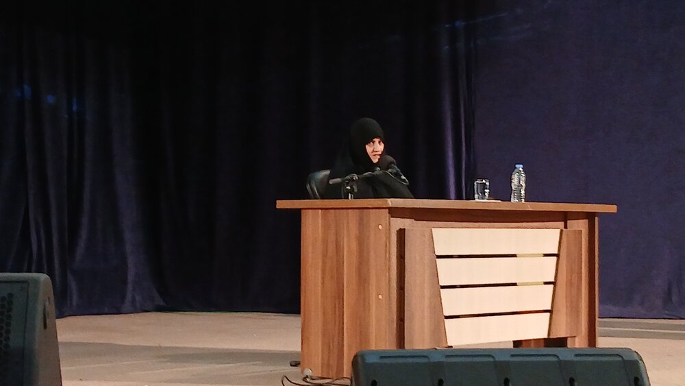 نخستین نشست از سلسله‌نشست‌های اندیشه‌ای «فتح خون» با موضوع «زنان و جنگ» به همت اندیشکده بانوان محیا در مشهد