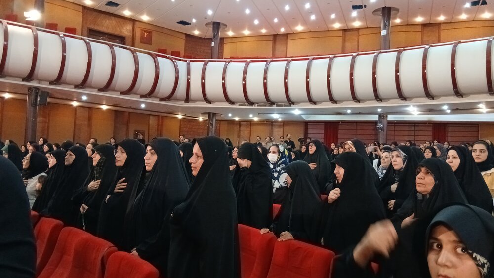 نخستین نشست از سلسله‌نشست‌های اندیشه‌ای «فتح خون» با موضوع «زنان و جنگ» به همت اندیشکده بانوان محیا در مشهد