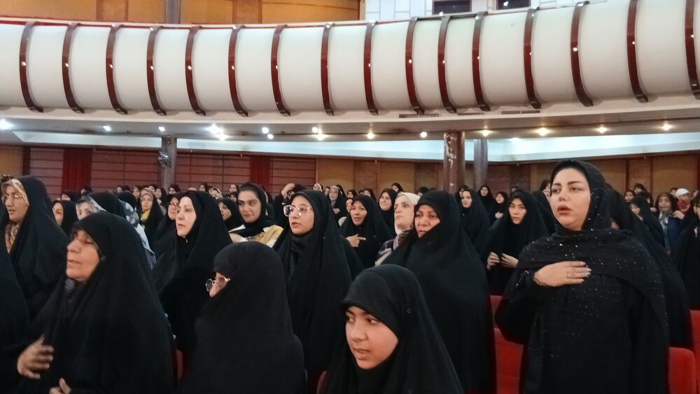 نخستین نشست از سلسله‌نشست‌های اندیشه‌ای «فتح خون» با موضوع «زنان و جنگ» به همت اندیشکده بانوان محیا در مشهد