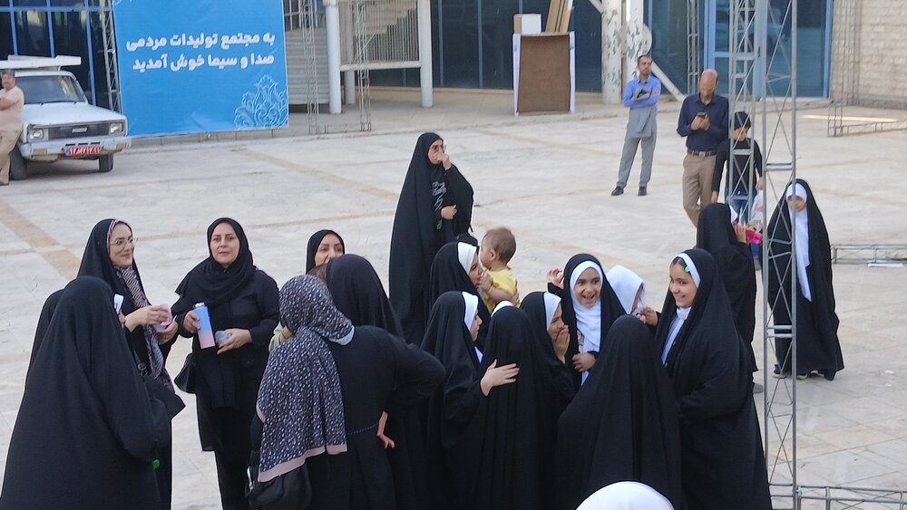 نخستین نشست از سلسله‌نشست‌های اندیشه‌ای «فتح خون» با موضوع «زنان و جنگ» به همت اندیشکده بانوان محیا در مشهد