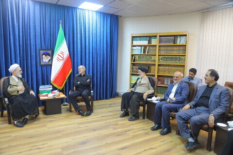 Imágenes / Encuentro del Presidente con el Director de los Seminarios Islámicos