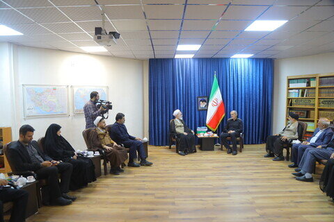 Imágenes / Encuentro del Presidente con el Director de los Seminarios Islámicos