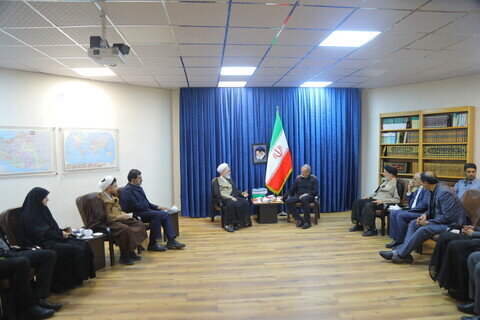 Imágenes / Encuentro del Presidente con el Director de los Seminarios Islámicos