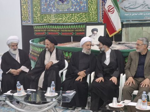 تصاویر/دومین جلسه شورای اداری شهرستان آران و بیدگل همزمان با گرامی داشت پنجم مرداد