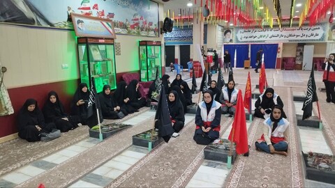 تصاویر/ غبارروبی قبور مطهر شهدا در دیلم