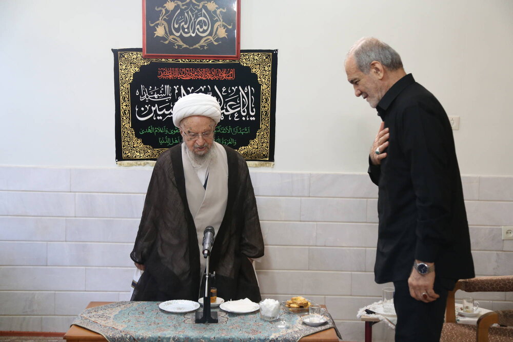 دیدار رئیس جمهور با آیت الله العظمی مکارم شیرازی