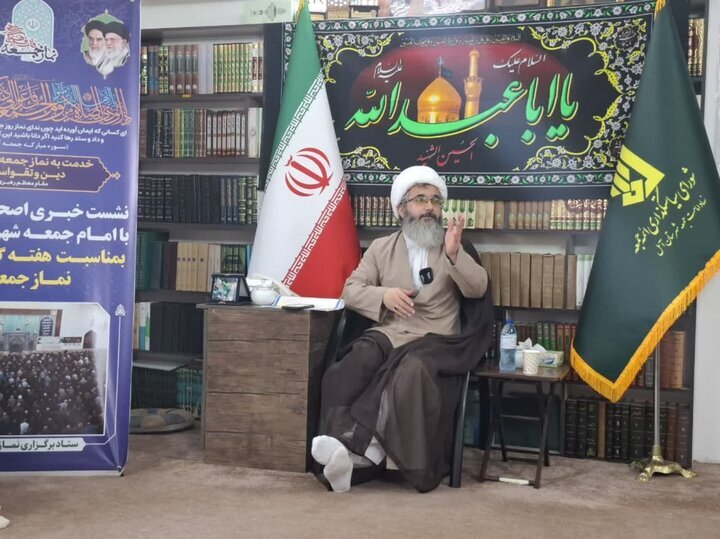 راه شهدا را با بصیرت، وحدت و تبعیت از رهبری معظم ادامه دهیم