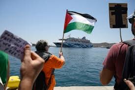 Protest against Gaza war prevents Israeli visitors from touring Greek island