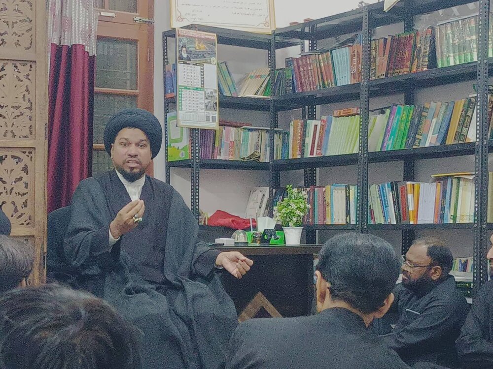 इमाम सज्जाद (अ) ने मुश्किलों में जीने की कला सिखाई: मौलाना सैयद अशरफ अल-ग़रवी