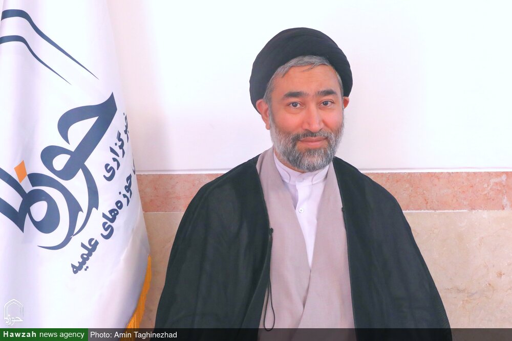 مدیر باید نگاهی پدرانه و دلسوزانه داشته باشد