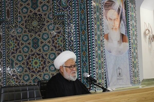 कर्बला इमाम हुसैन (अ) द्वारा कुरान और सुन्नत की रक्षा के लिए एक युद्ध थाः हुज्जतुल इस्लाम गुलाम अब्बास रईसी कर्बला इमाम हुसैन (अ) द्वारा कुरान और सुन्नत की रक्षा के लिए एक युद्ध थाः हुज्जतुल इस्लाम गुलाम अब्बास रईसी