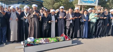 نماز میت بر پیکر امام جمعه فقید بخش جوکار اقامه شد